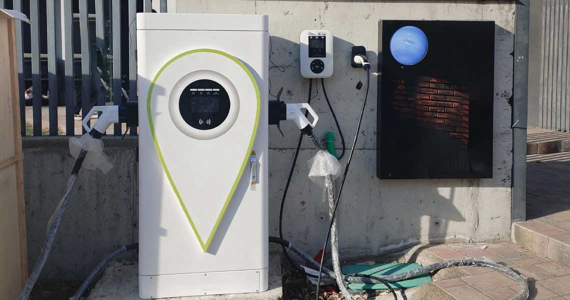 Compact DC power EV charger with smart control system for electric cars.