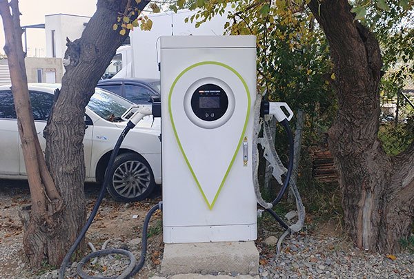 160kw commerical ev dc fast charger station in France